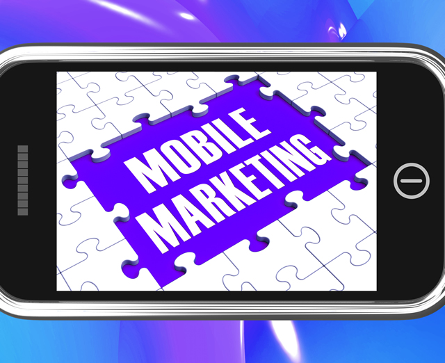 mobile-marketing-on-smartphone-showing-ecommerce_GkjNw7Dd